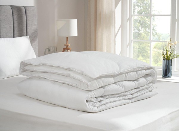 Dream Team Ultimate Washable 10.5 Tog Duvet alternate view
