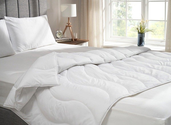 Dream Team Ultimate Washable 4.5 Tog Duvet alternate view